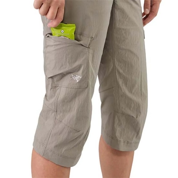 Arc’teryx Parapet Cargo Crop Hiking Capri Pants - size 10 - Picture 2 of 8